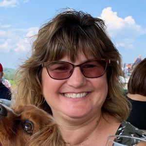 Meet your Posher, Jennifer